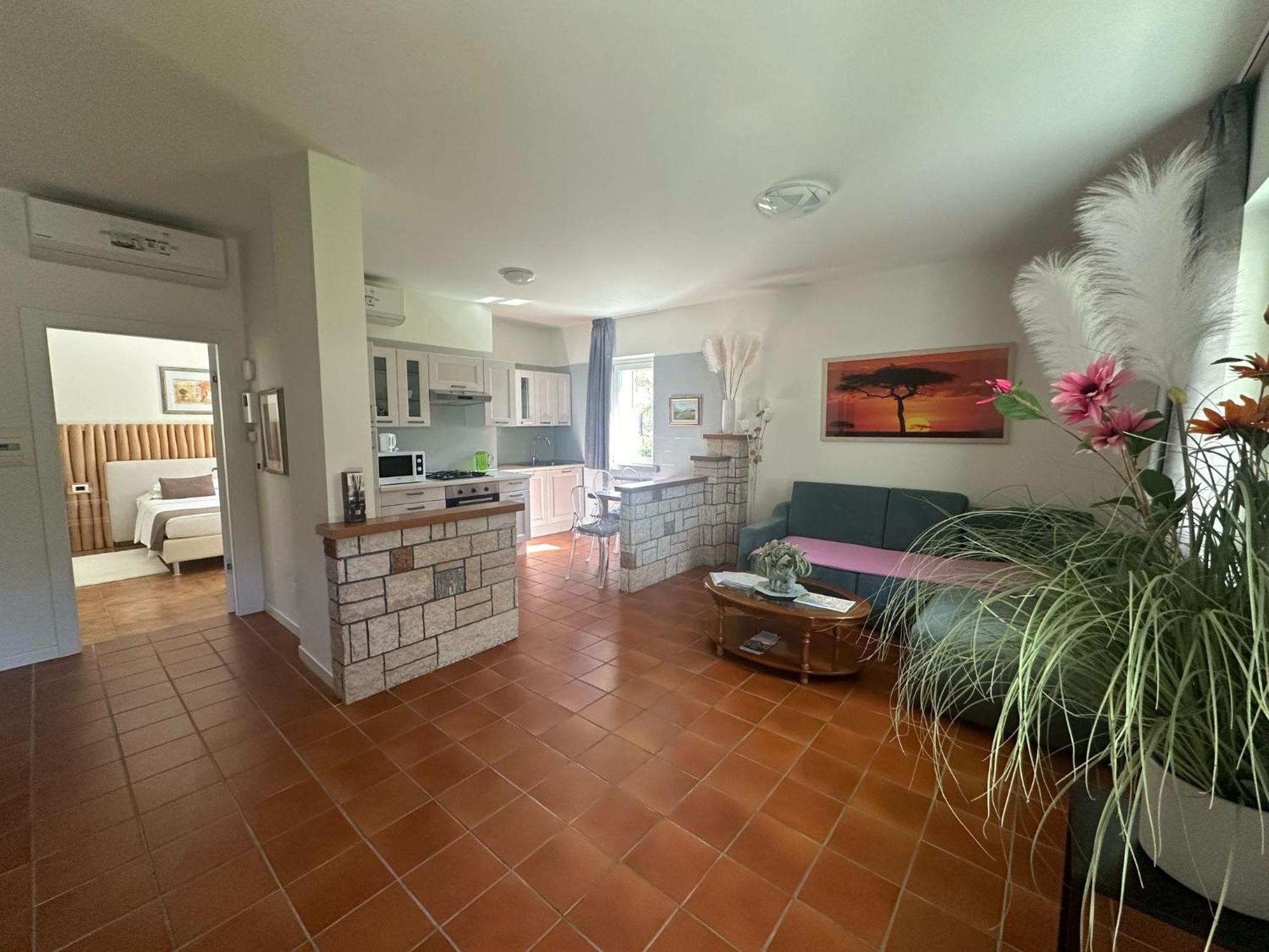 Residence Villa Dalila - Appartamento Dalila Riva del Garda Eksteriør billede